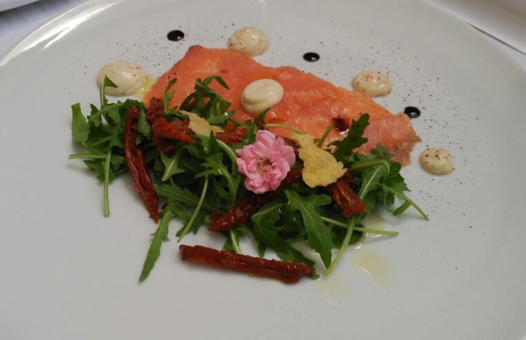 Koolhydraatbewust eten buiten de deur: praktische keuzes